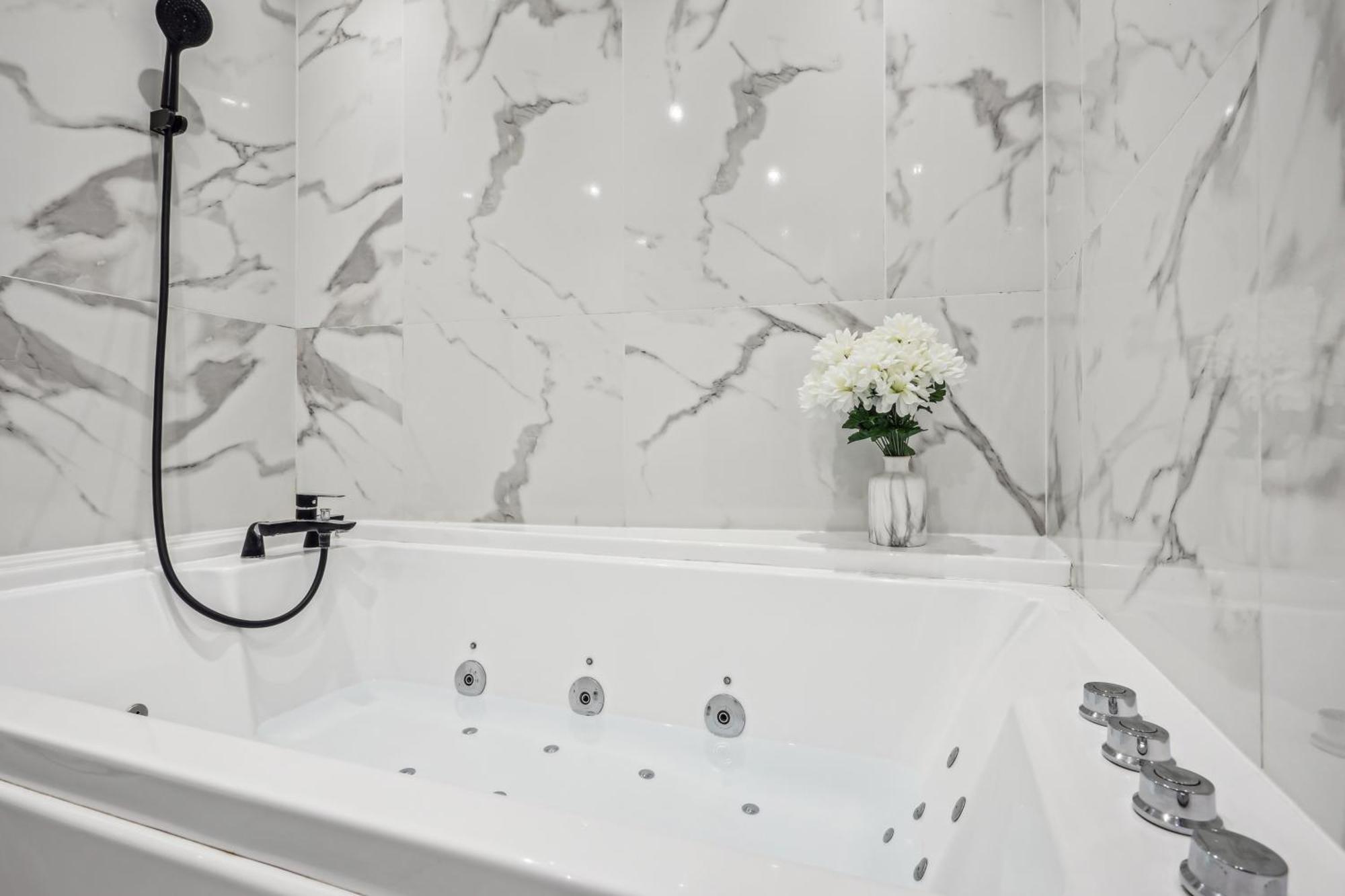 Studio Avec Jacuzzi & Vue Sur Le Parc Soubiran Dammarie-lè-Lys Exteriér fotografie