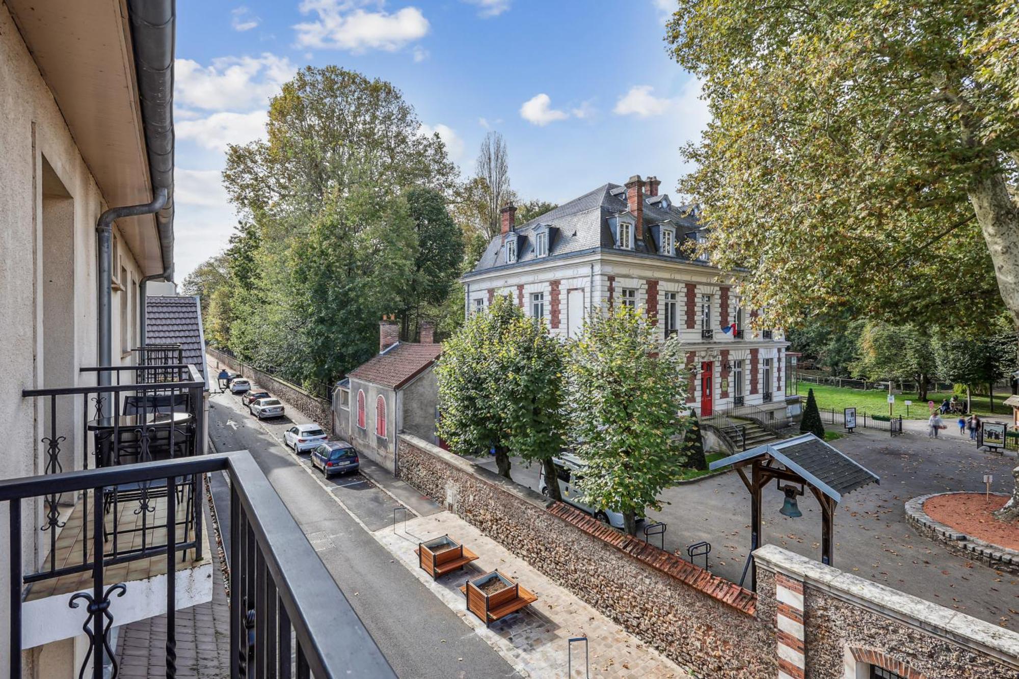 Studio Avec Jacuzzi & Vue Sur Le Parc Soubiran Dammarie-lè-Lys Exteriér fotografie